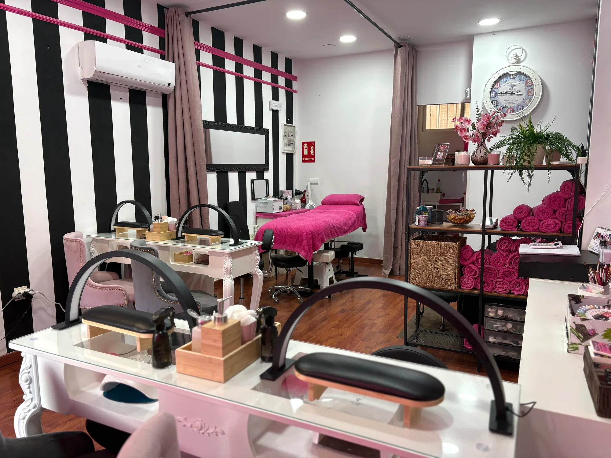 Interior de Boulevard Nails en Villanueva de la Cañada