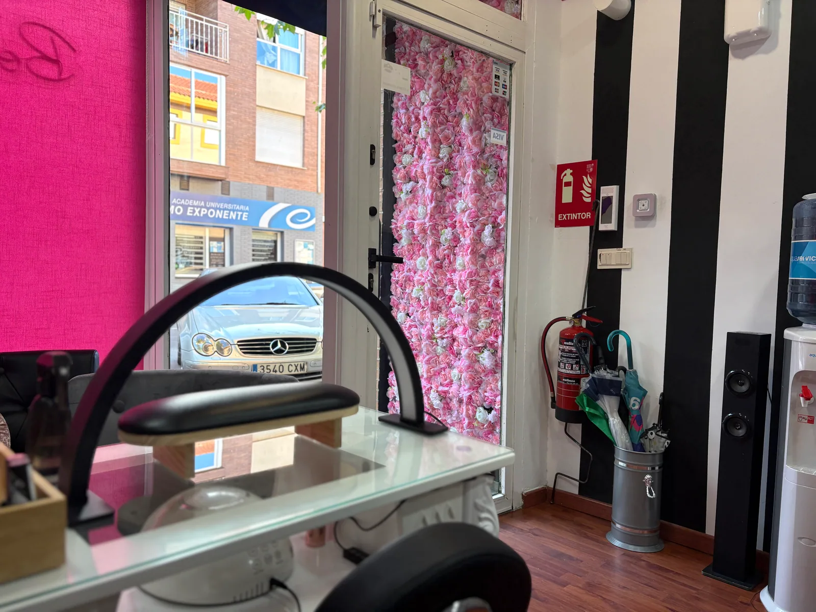Entrada floral de Boulevard Nails